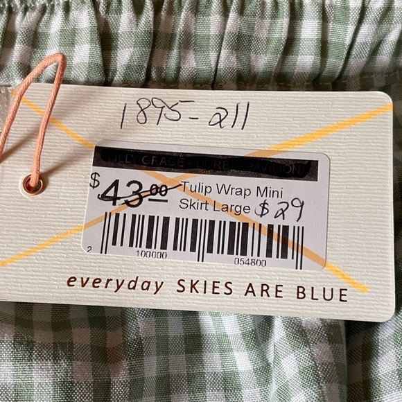 NWT. Skies Are Blue tulip wrap mini skirt - Picture 6 of 7